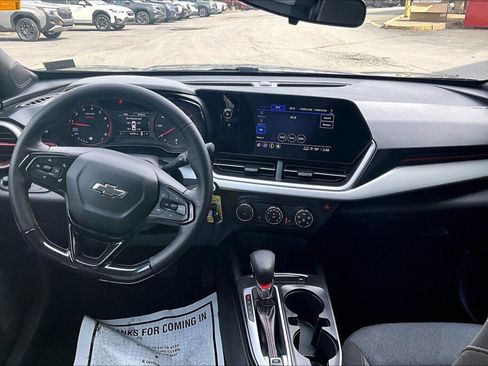 Used 2024 Chevrolet Trax RS image 7
