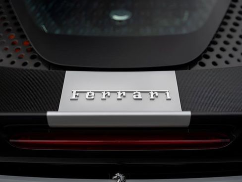 Used 2022 Ferrari SF90 Spider image 32