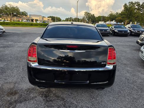 Used 2013 Chrysler 300 image 6