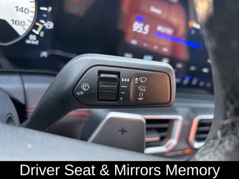 Used 2025 Ford Mustang GT Premium image 29