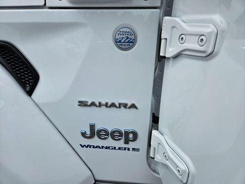 Used 2024 Jeep Wrangler Unlimited Sahara AWD/4WD image 26