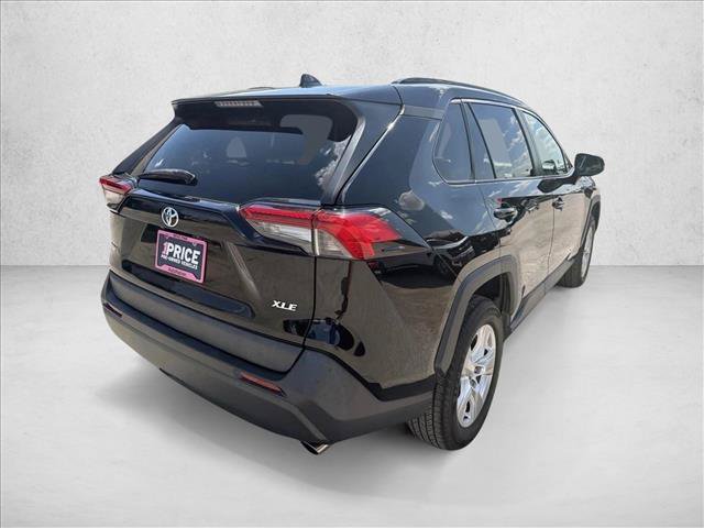 Used 2021 Toyota RAV4 XLE FWD image 5