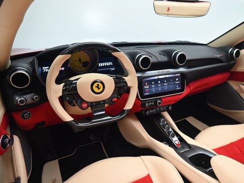 Used 2023 Ferrari Portofino M RWD image 22