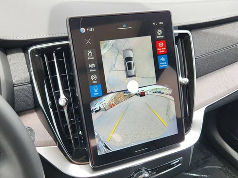 New 2026 Volvo XC90 T8 Ultra w/ Protection Package AWD/4WD image 9