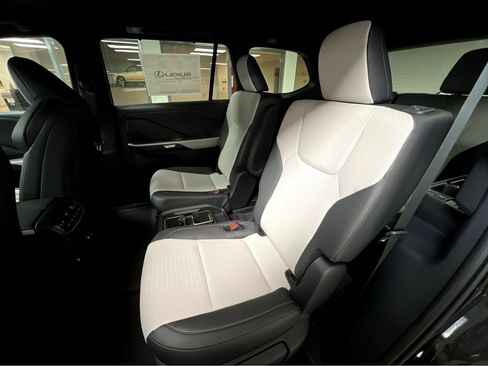 New 2026 Lexus TX 500h AWD image 19