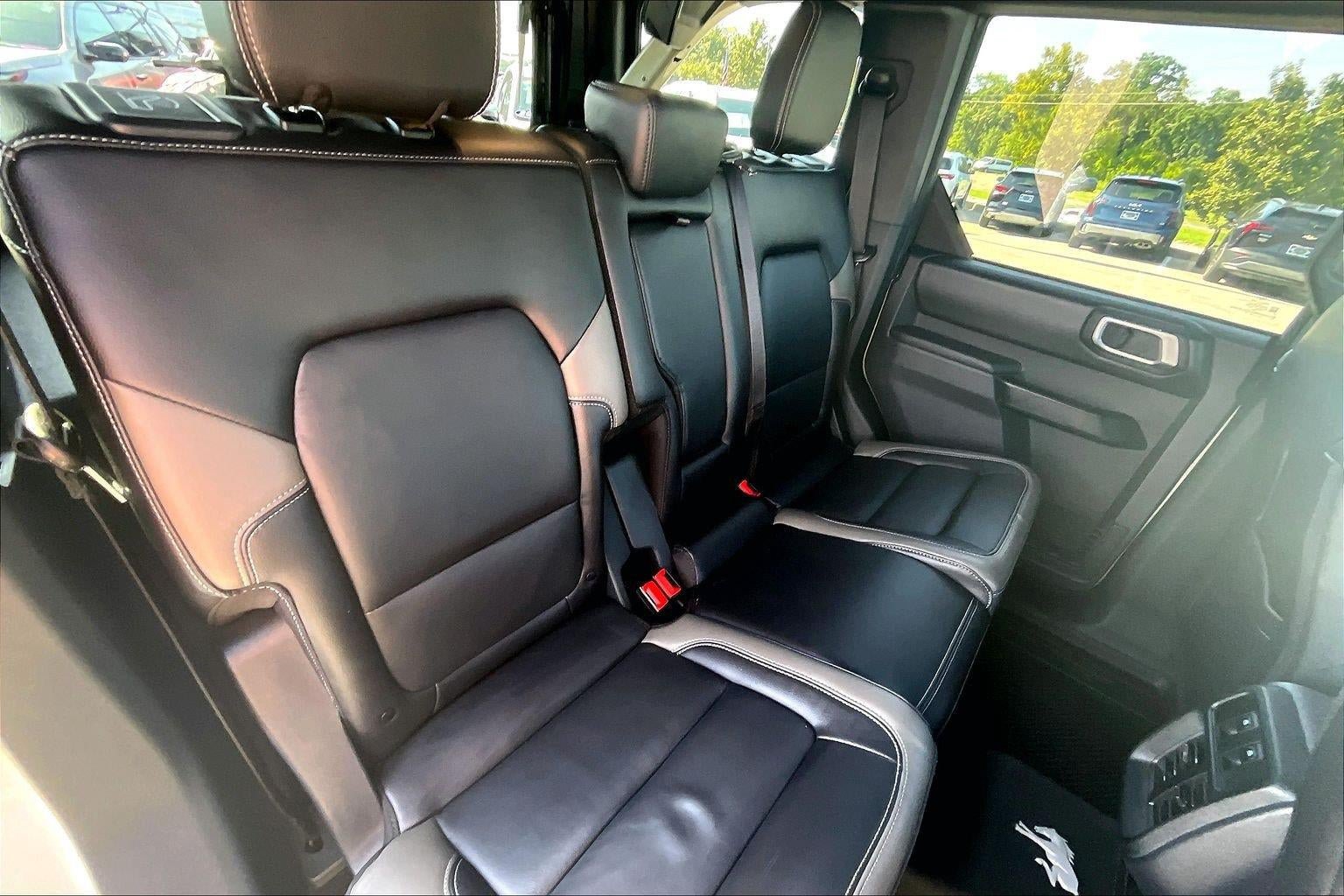 Used 2026 Ford Bronco Outer Banks AWD/4WD image 21
