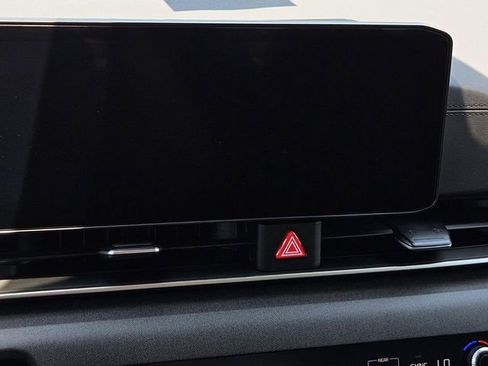New 2026 Kia Carnival EX FWD image 23