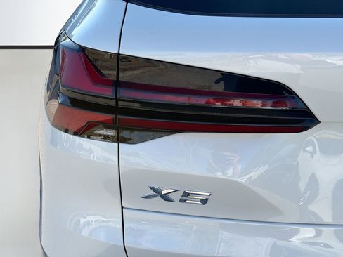 Certified 2025 BMW X5 xDrive50e image 10