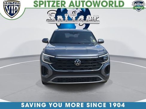 Used 2024 Volkswagen Atlas Cross Sport SE FWD image 3