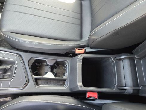 Used 2024 Volkswagen Tiguan SE FWD image 24