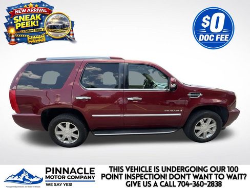 Used 2009 Cadillac Escalade AWD image 2