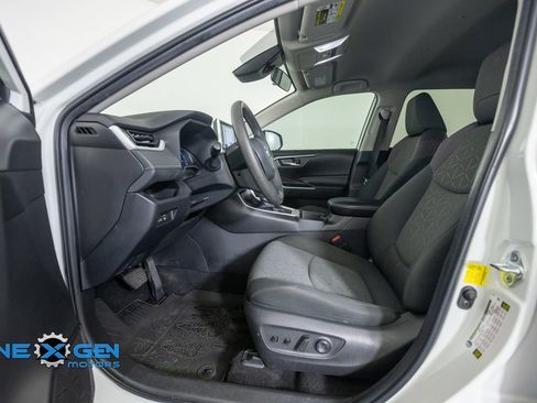 Used 2023 Toyota RAV4 AWD Hybrid image 11