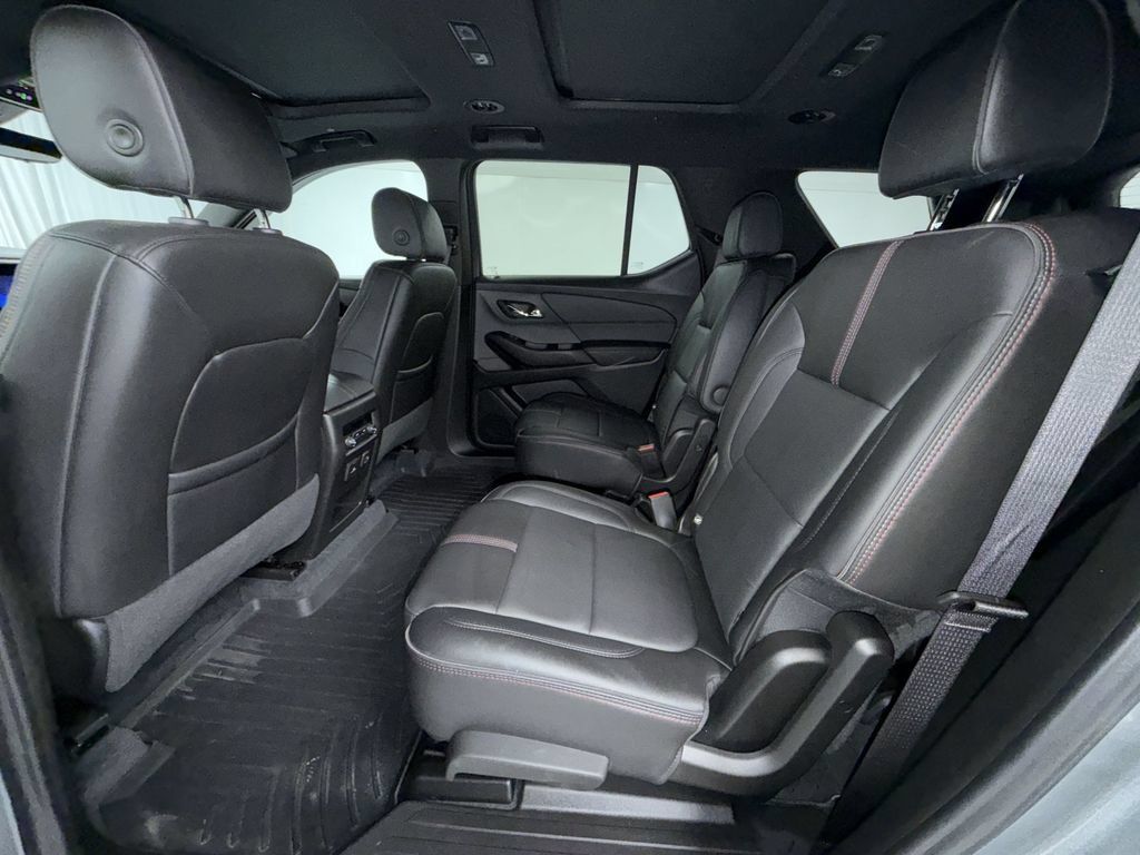 Used 2023 Chevrolet Traverse RS AWD/4WD image 13