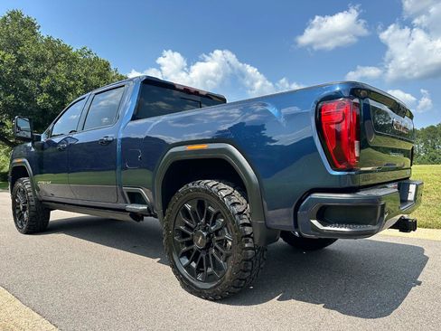 Used 2022 GMC Sierra 2500 AT4 w/ AT4 Premium Plus Package AWD/4WD image 7