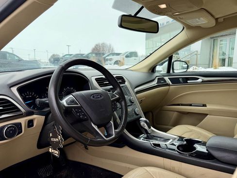 Used 2016 Ford Fusion SE w/ Equipment Group 202A image 8