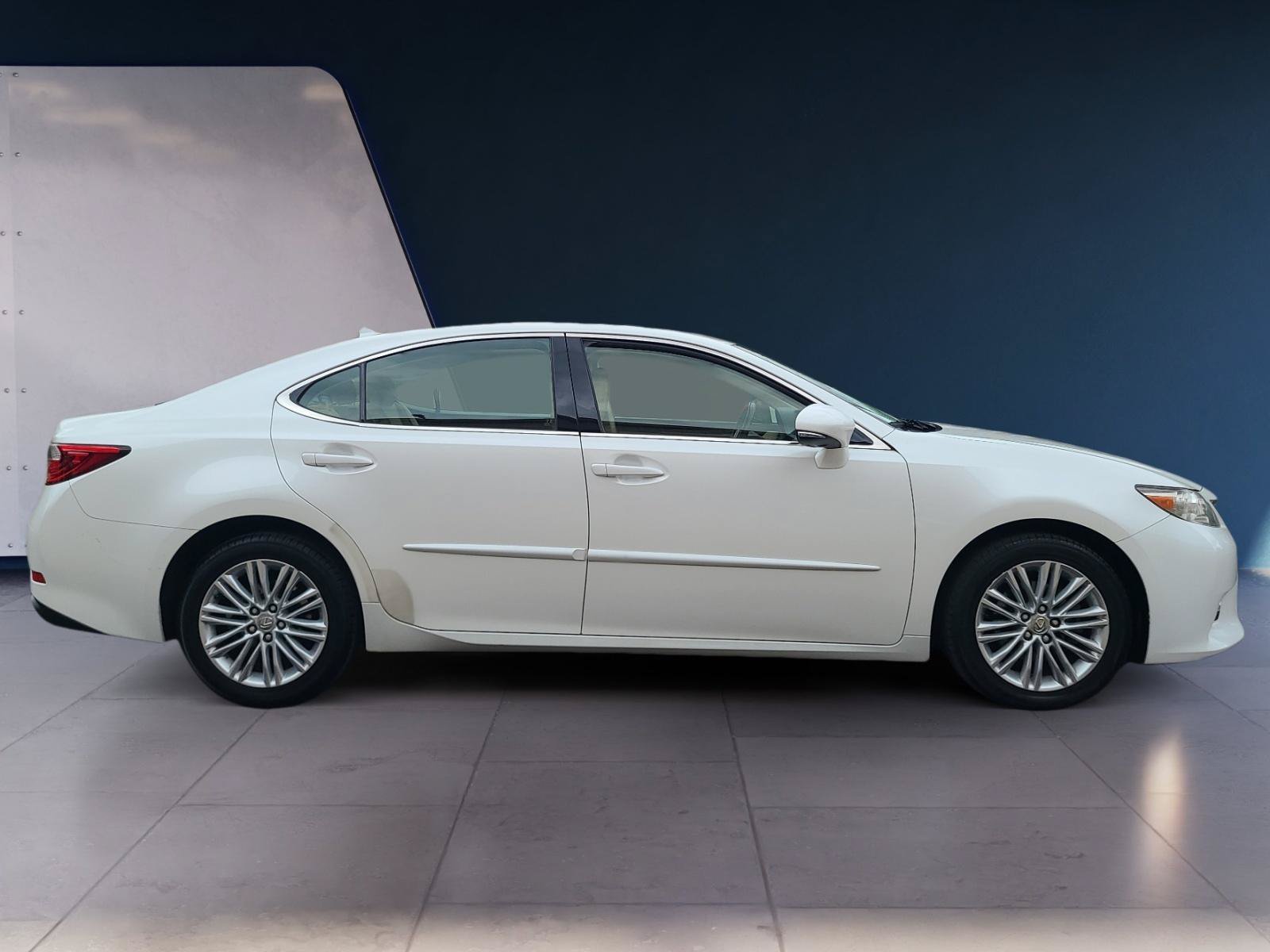 Used 2013 Lexus ES 350 w/ Luxury Pkg FWD image 6