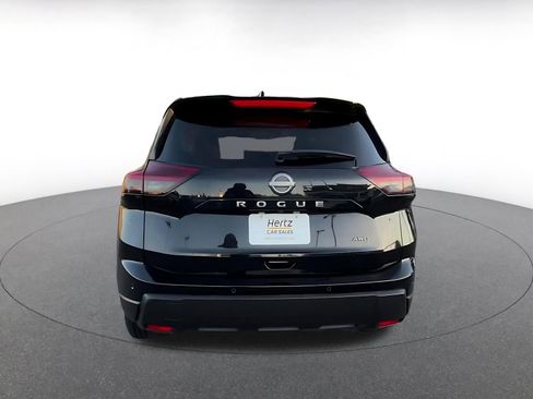 Used 2025 Nissan Rogue SV image 12