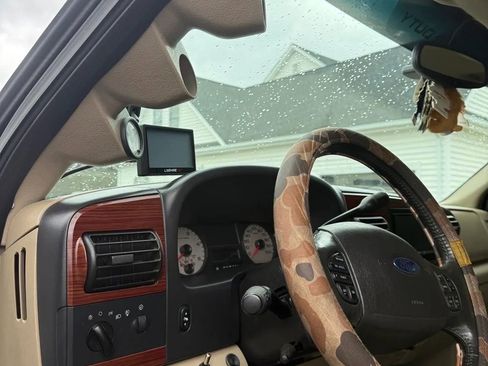 Used 2005 Ford F250 XL image 17