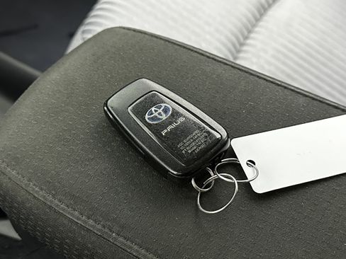 Used 2017 Toyota Prius Two w/ Prius Two Safety Plus Package image 18