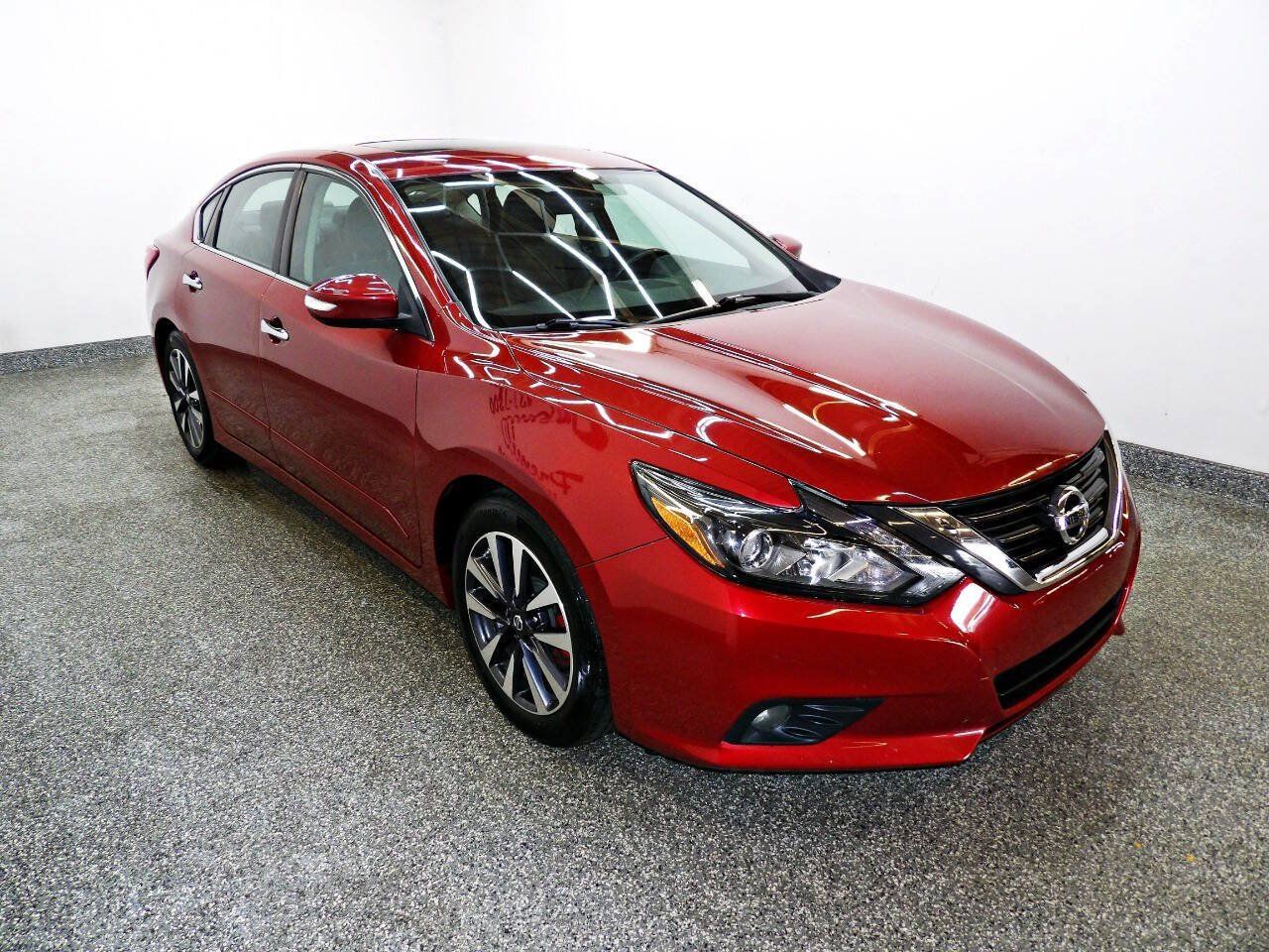 Used 2016 Nissan Altima 2.5 SL w/ 2.5 Technology w/LED Package FWD image 3