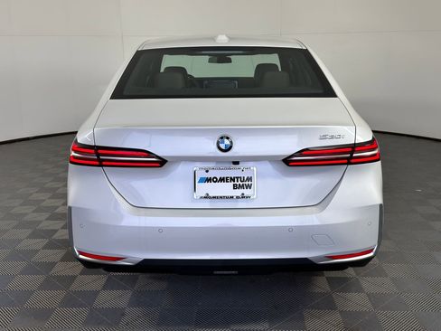 Used 2026 BMW 530i w/ Convenience Package RWD image 8