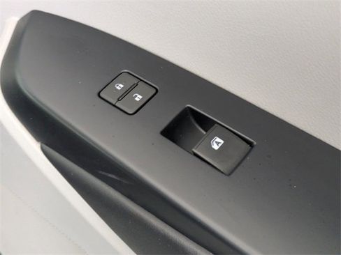 Used 2017 Toyota Highlander Plus image 35