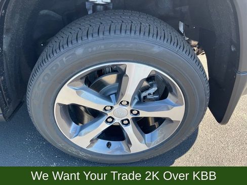 New 2025 Jeep Grand Cherokee Limited w/ Luxury Tech Group II image 11