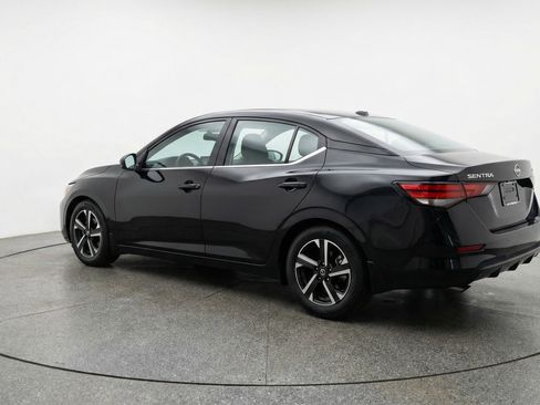 Used 2025 Nissan Sentra SV image 6