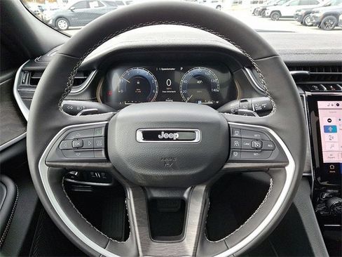 New 2025 Jeep Grand Cherokee Limited w/ Trailer Tow Package image 15