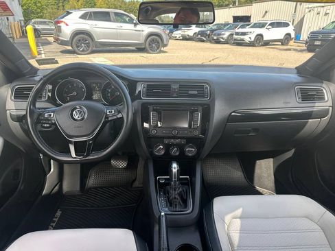 Used 2015 Volkswagen Jetta Sport FWD image 15