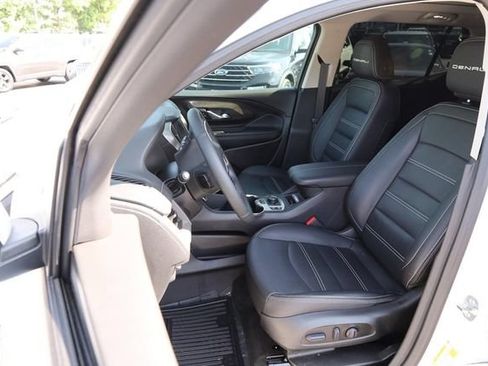 Used 2024 GMC Terrain Denali w/ Denali Premium Package AWD/4WD image 10