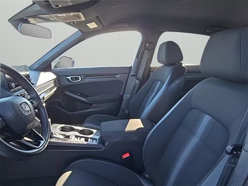 Used 2023 Honda Civic Sport image 9