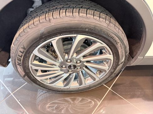 Used 2023 Lincoln Corsair Reserve AWD/4WD image 50
