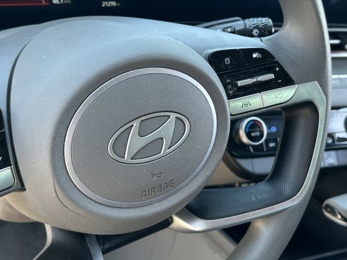 Used 2024 Hyundai Elantra SEL image 24