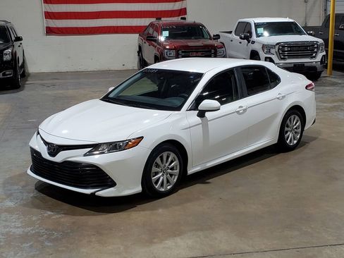 Used 2018 Toyota Camry LE image 35