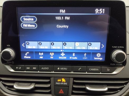 Used 2025 Nissan Altima 2.5 SV FWD image 25