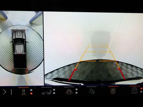 Used 2025 GMC Sierra 2500 AT4X image 35