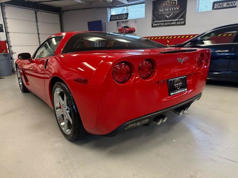 Used 2007 Chevrolet Corvette Coupe w/ Preferred Equipment Group RWD image 5