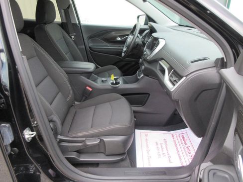 Used 2024 GMC Terrain SLE AWD/4WD image 15