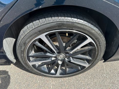 Used 2020 Toyota Camry LE w/ Carpet Mat Package FWD image 29