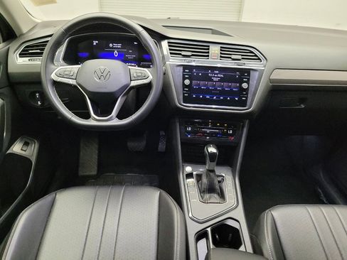 Used 2024 Volkswagen Tiguan SE FWD image 22