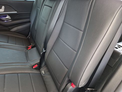 Used 2026 Mercedes-Benz GLS 450 4MATIC image 31