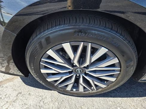 Used 2025 Nissan Altima 2.5 SV FWD image 27