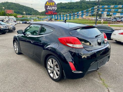 Used 2016 Hyundai Veloster FWD image 5