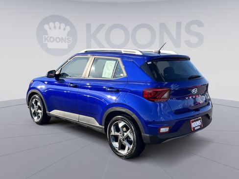 Used 2025 Hyundai Venue SEL FWD image 14