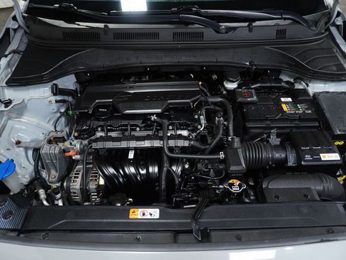 Certified 2023 Hyundai Kona SEL AWD/4WD image 9