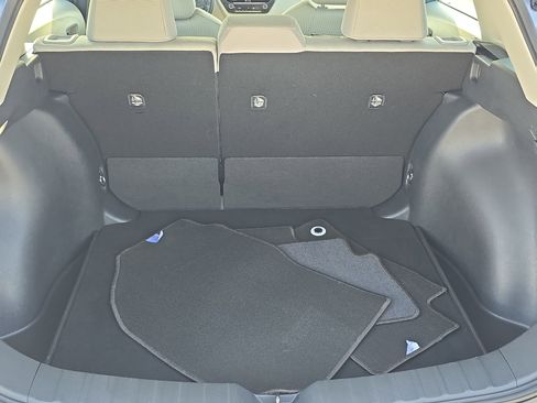 Used 2024 Toyota Corolla Cross L image 9