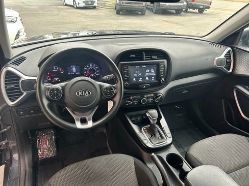 Used 2020 Kia Soul LX image 4