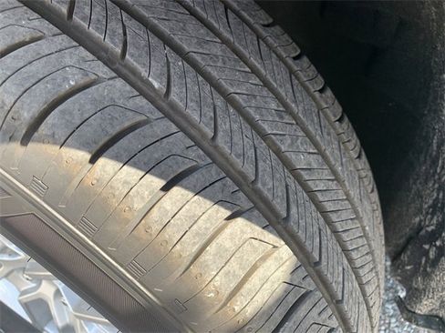 New 2025 Ford Explorer Active image 37