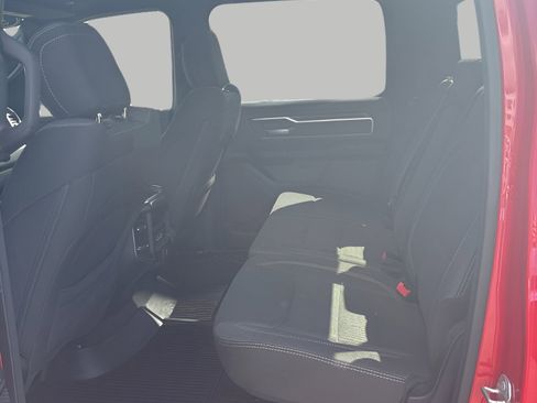 Used 2019 RAM 1500 Big Horn AWD/4WD image 11